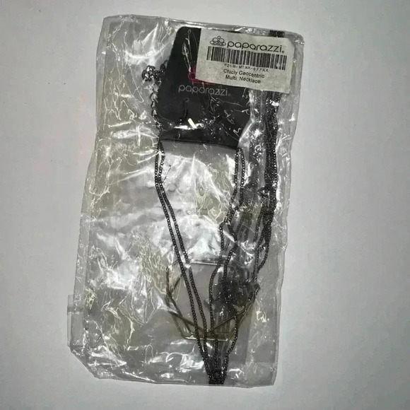 Women's Paparazzi Necklace Gunmetal Silver with earrings NEW! - Picture 6 of 8